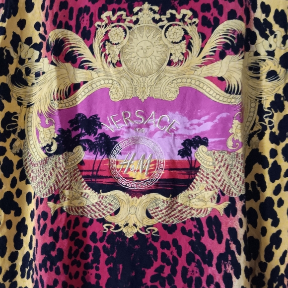 VERSACE x H&M Leopard Multicolor Tee S - Picture 2 of 5